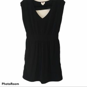 🍎 Black Romper key hole back with pockets